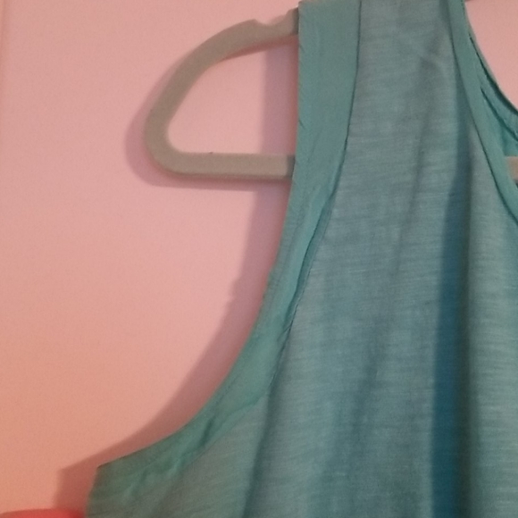 Teal Gap Tank with accents - Picture 8 of 8